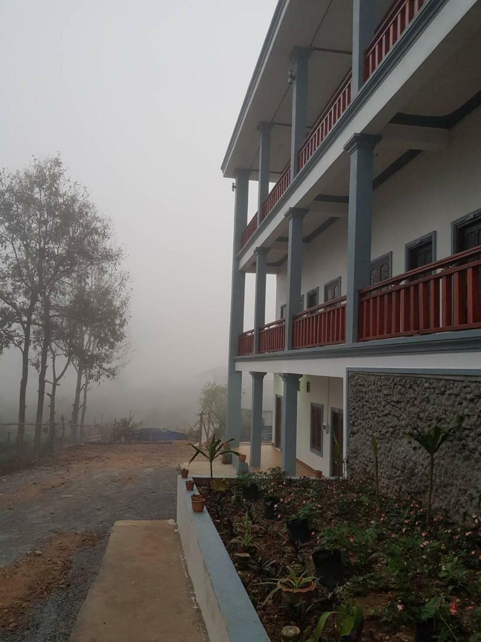 Sipanya Guesthouse Muang Phônsavan Exterior foto