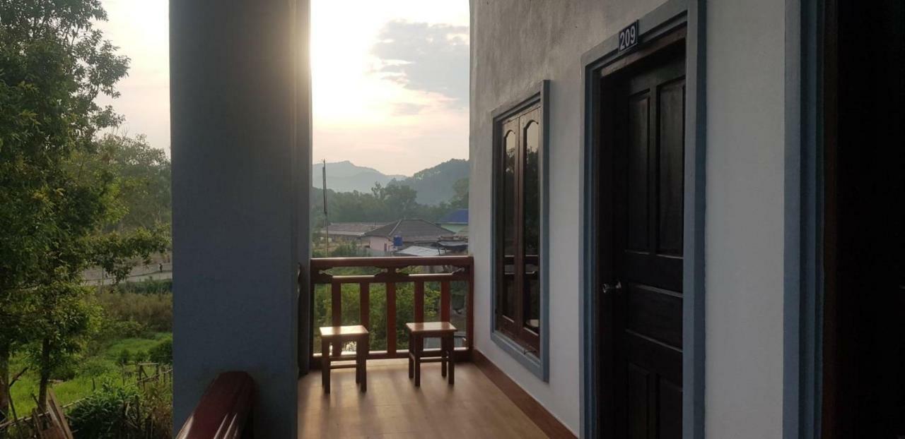 Sipanya Guesthouse Muang Phônsavan Exterior foto